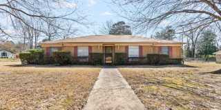 901 Dogwood Street Gallery 1