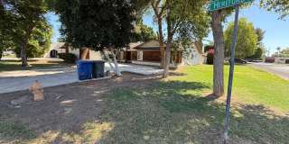 Luxury 4 Bedroom in Country Estates Gallery 3