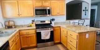 Lovely 3 Bedroom, 3 Bathroom Home with Solar Gallery 12