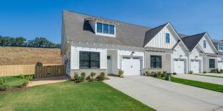 1 Bedroom home with Garage! Gallery 1