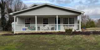Greenback 37742 - 3 bedroom, 2 full bath home - Contact Tim Tipton (865) 806-7255 Gallery 1