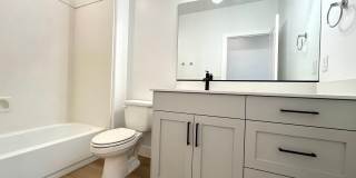 Townhome in Woodland Estates - Pool Access Gallery 21