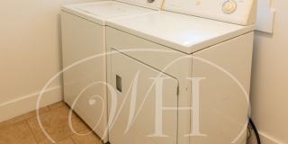 Great 2 Bedroom with Classic Finishes Gallery 26