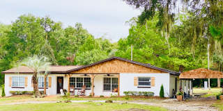 SPACIOUS HOME ON ACREAGE Gallery 1