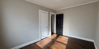 Spacious 2BR + Den with Huge Deck & Hardwood Floors Gallery 12