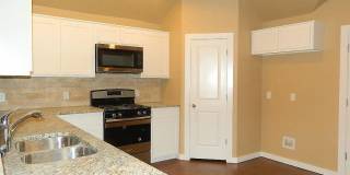 1025 Creek Side Dr Gallery 4