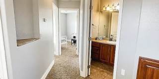 Great Location! Lots of Amenities Gallery 15