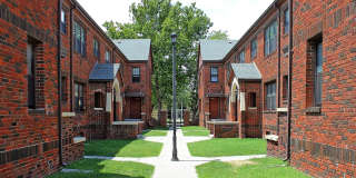 Historic Charm Meets Modern Comfort at Old English Court Gallery 13