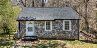 Great Location with Easy Access to Fort Campbell  Downtown Gallery 1