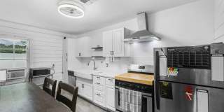 1913 Northwest Baldwin Avenue Gallery 1