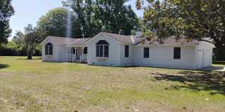 Newport home on Big lot! Gallery 1