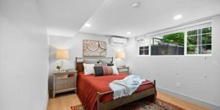 Millcreek Stunner Next to St Marks Hospital! Gallery 38