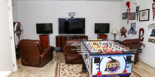 339 13th St S Street Gallery 12