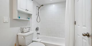 230 Medallion Blvd Gallery 21