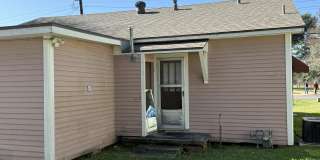 1322 W University Avenue Gallery 24