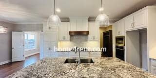 Nearly New Luxury Home in Blue Valley Schools! Gallery 18