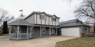 709 West Kenilworth Avenue Gallery 1