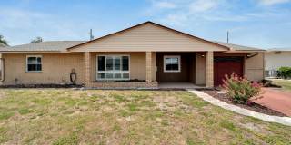 UPDATED 2-BEDROOM HOME IN SUN CITY CENTER 55+ COMMUNITY** Gallery 3