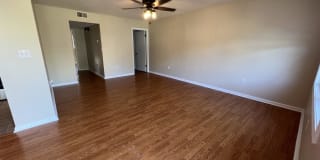 907 Hillwood Dr - B Gallery 1