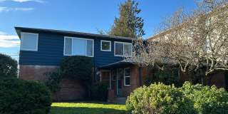 North Admiral 1BR, Small 4-Unit Building, Top Floor! Gallery 11