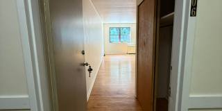 5424 Fifth Avenue Gallery 20