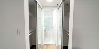 400-420 N. Oakland Ave. Gallery 61