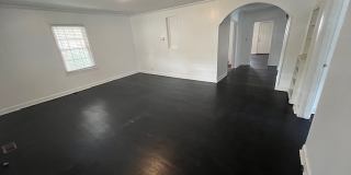 1207 E Martin St Gallery 7