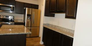 Spacious 4-Bedroom Home - Woodlands Gallery 7