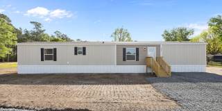 Peaceful 3 Bedroom Rental Home on 1 Acre – Lawn Care Included Gallery 1