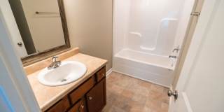 Beautiful 3 Bedroom 3 Bath Gallery 23