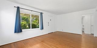 14529 Greenleaf St Gallery 15