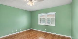 1047 Small Court Gallery 13