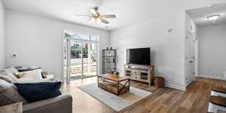 2104 HUDSON COURT Gallery 4
