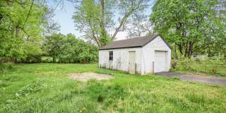 Newly Renovated - 3 Bed, 1.5 Bath Single-Family Home w/ Garage!! Gallery 37