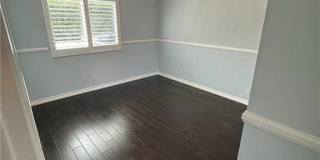 5752 Newcastle Avenue Gallery 2