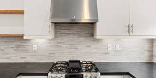 Beautiful three story live/work townhome in Westside Costa Mesa! Gallery 18