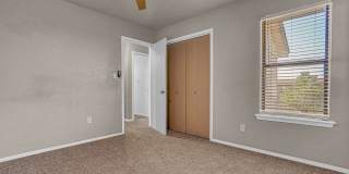 Beautiful 3 bedroom, 2.5 bath Townhome Gallery 16