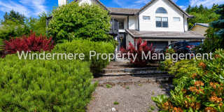 Charming and Bright 3 bed in Convenient Poulsbo community with amazing views! Gallery 1