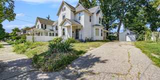 Spacious 5BR/2.5BA in Creston with Garage & Fenced Backyard Spacious 5BR/2.5BA in Creston with Garage & Fenced Backyard Gallery 17
