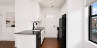 743 W Cornelia Avenue Gallery 6