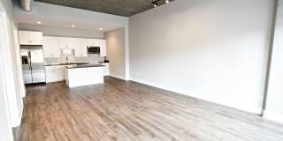 3833 N Broadway Gallery 121