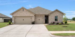 Like-new 4BR/3BA home in desirable St. Clair Place! Gallery 5