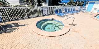 Seasonal/short term 2/2 vacation condo close to Anna Maria Gallery 33