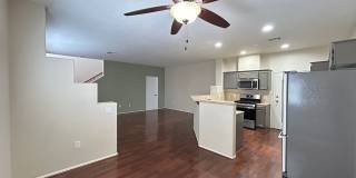 Gated Townhome 3-Bedrooms 2.5-Bathrooms! Gallery 6