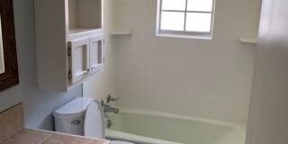 Great Location Close to LSU Gallery 13