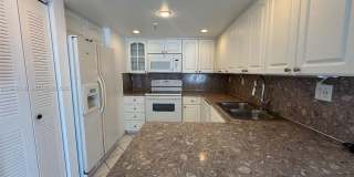 7832 Collins Ave Gallery 13