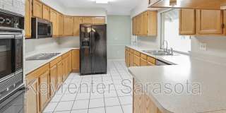 5645 N Tuttle Ave Gallery 10