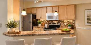 Beautiful 2/2 Conservation View Condo at The Crest close to UCF and Valencia College. Gallery 1