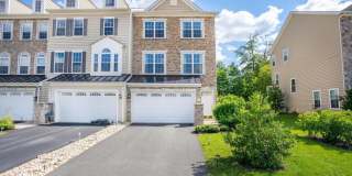 Spacious End-Unit Townhome for Rent in Meridian Crossing – 3BR, 4BA, 2-Car Garage. $3,095.00/month Gallery 1