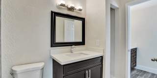 2BED/1BATH renovated apartment ready to MOVE IN! Gallery 34